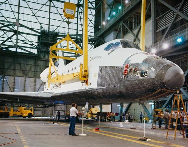 NASA image: STS-26 Discovery, Orbiter Vehicle (OV) 103, ET/SRB mating in KSC VAB