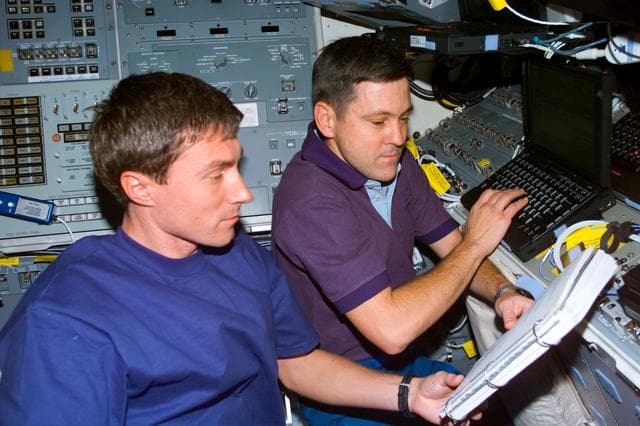 NASA image: Cabana and Krikalev on aft flight deck during EVA
