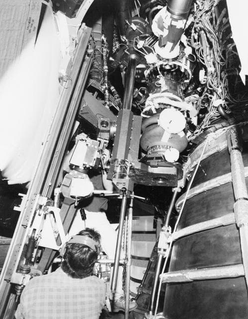 NASA image: STS-29 Discovery, OV-103, SSME turbo pump removal at KSC LC Pad 39B