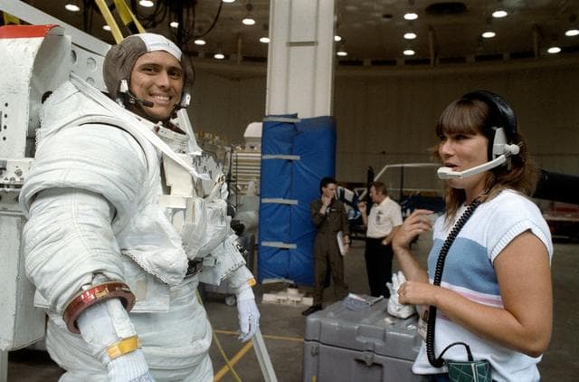 NASA image: STS-34 Mission Specialist (MS) Chang-Diaz tests CCA prior to WETF exercises