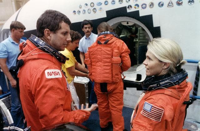 NASA image: STS-40 crewmembers prepare for emergency egress training in JSC's MAIL