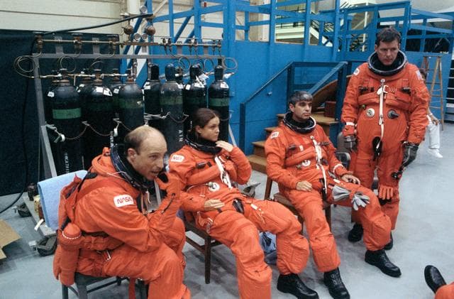 NASA image: STS-40 crew waits for emergency egress training to begin at JSC's MAIL FFT