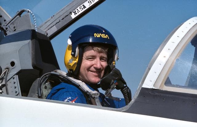 NASA image: STS-38 Pilot Culberston in T-38A NASA 955 forward cockpit at Ellington Field
