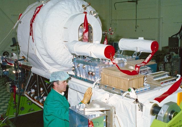 NASA image: STS-39 Discovery, OV-103, IBSS SPAS II