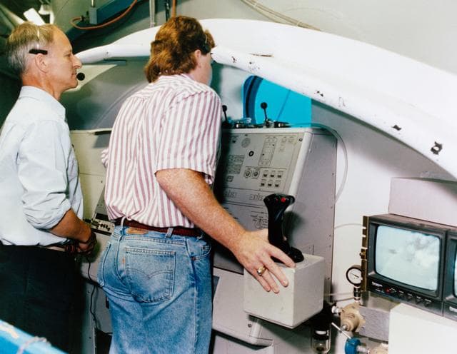 Astronaut Claude Nicollier participates in RMS training at MSFC