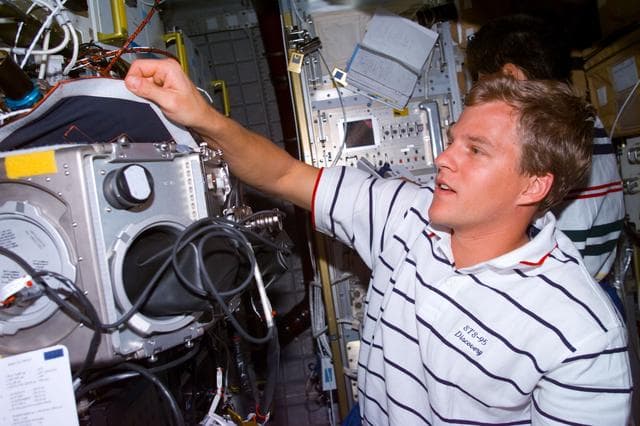 NASA image: MGBX - Parazynski in Spacehab