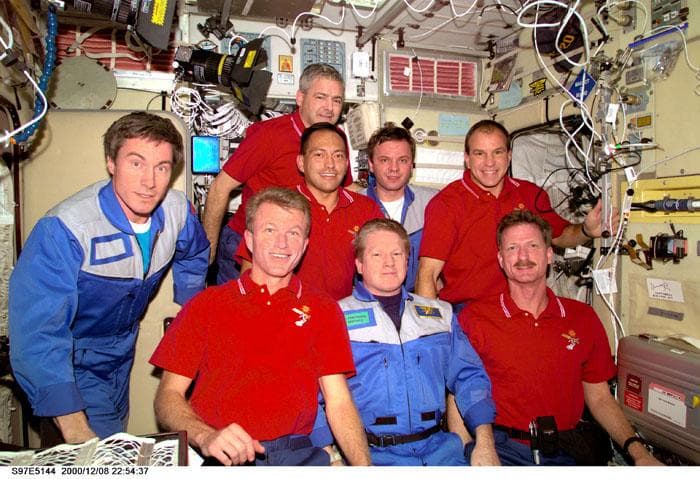 Expedition One and STS-97 crew pose for portrait