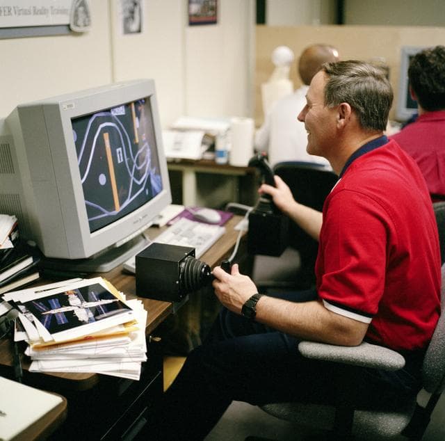 NASA image: STS-88 crew use simulators and virtual reality in preflight training