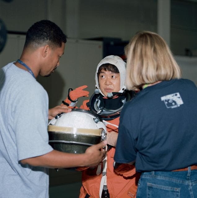 NASA image: STS-95 crew training - emergency egress training at bldg 9