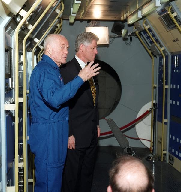 NASA image: Views from President Clinton's visit to JSC's Bldg. 9