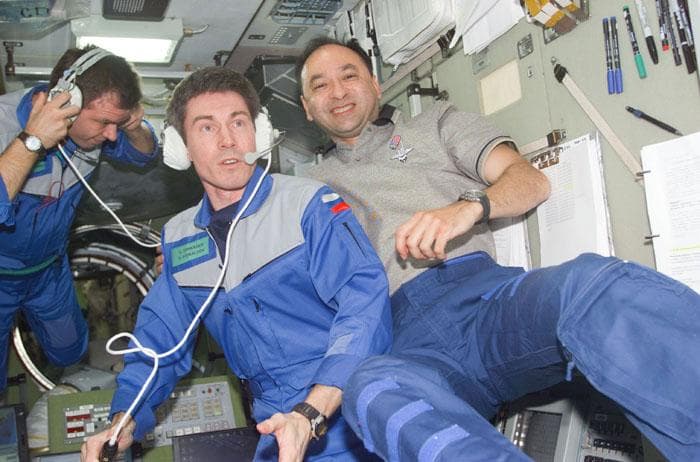 NASA image: Cosmonauts Krikalev, Gidzenko and STS-98 PLT Polansky in SM / Zvezda
