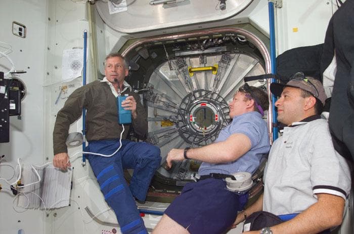 NASA image: Astronauts Cockrell, Shepherd and Polansky prior to opening hatch