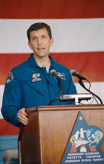 NASA image: STS-96 crew return ceremony at Ellington Field, June 7, 1999