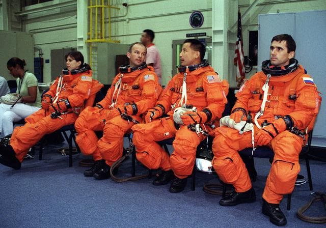 NASA image: STS-101 crewmembers participate in egress training in building 9N