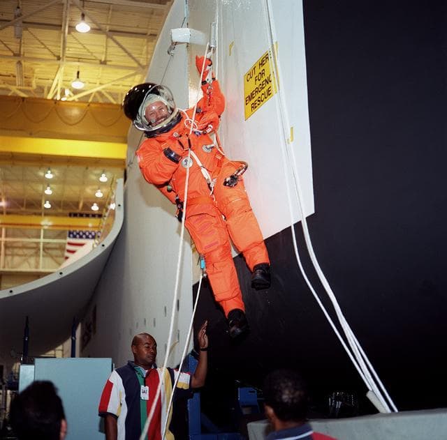 NASA image: STS-101 crewmembers egress training in building 9N