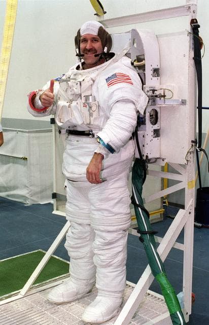 NASA image: STS-103 crewmembers at the NBL