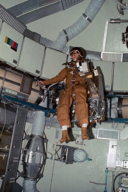 NASA image: Astronaut Alan Bean flies the Astronaut Maneuvering Equipment