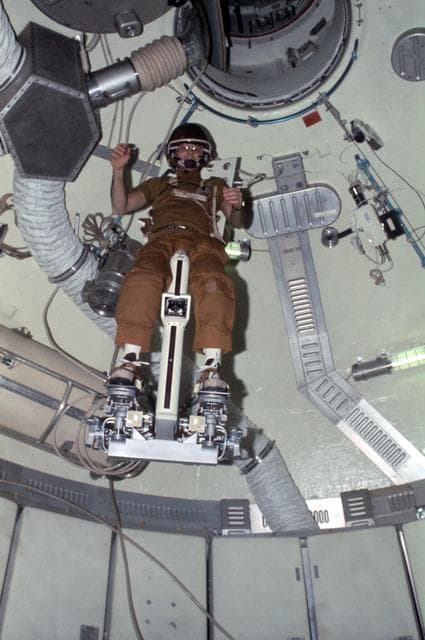 NASA image: Astronaut Alan Bean flies the Astronaut Maneuvering Equipment