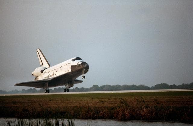 NASA image: STS-45 Atlantis, Orbiter Vehicle (OV) 104, lands on runway 33 at KSC SLF