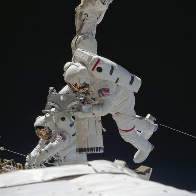 NASA image: STS-57 astronauts Low and Wisoff perform DTO 1210 EVA in OV-105's payload bay