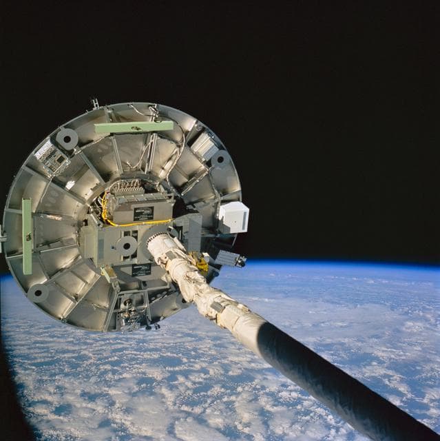 Ram side of Wake Shield Facility