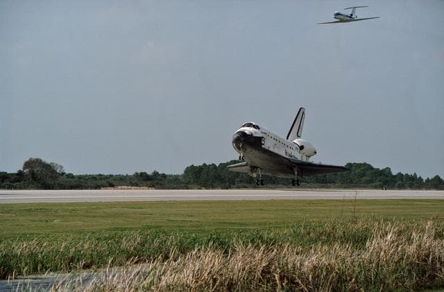 NASA image: Landing of STS-60 Space Shuttle Discovery at Kennedy Space Center