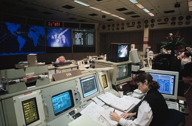 NASA image: Mission control activity during STS-61 EVA