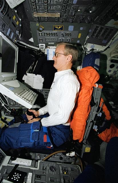 NASA image: Astronaut John Casper uses Portable Inflight Landing Operations Trainer