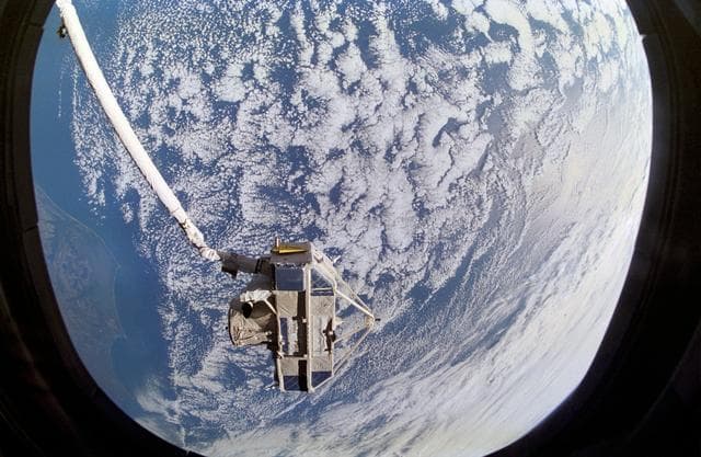 NASA image: CRISTA-SPAS payload in the payload bay of STS-66 shuttle Atlantis