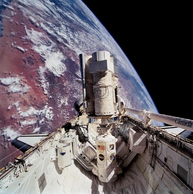 NASA image: View of ASTRO-2 payload in cargo bay of STS-67 Endeavour