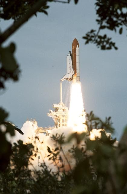 NASA image: STS-69 launch views