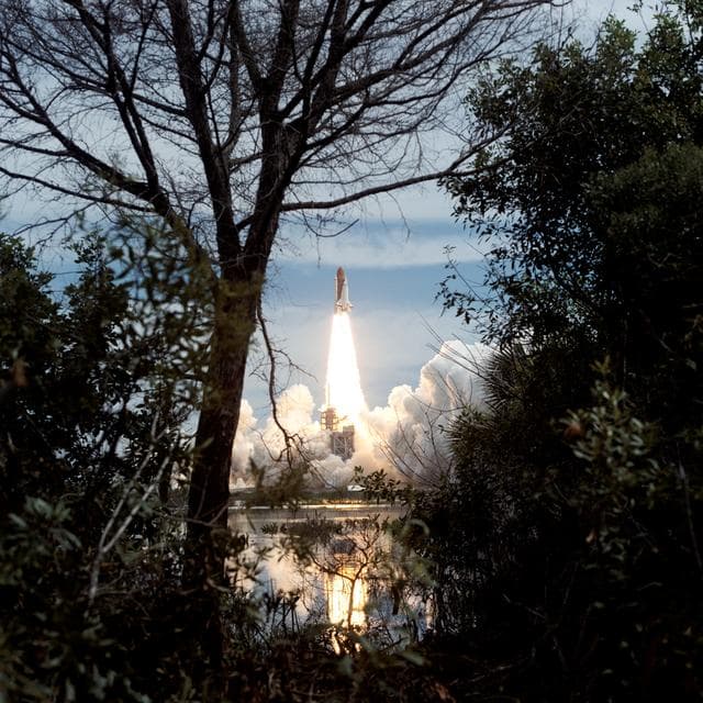 NASA image: STS-69 launch views