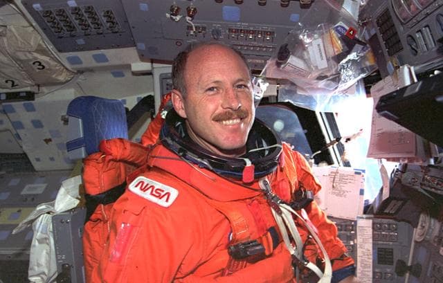 NASA image: Commander Ken Bowersox and Pilot Kent Rominger during deorbit preparations