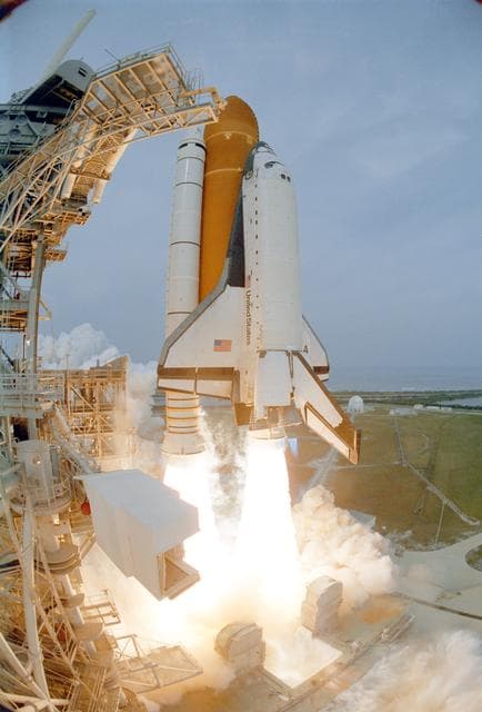 NASA image: STS-75 Columbia OV-102 launch