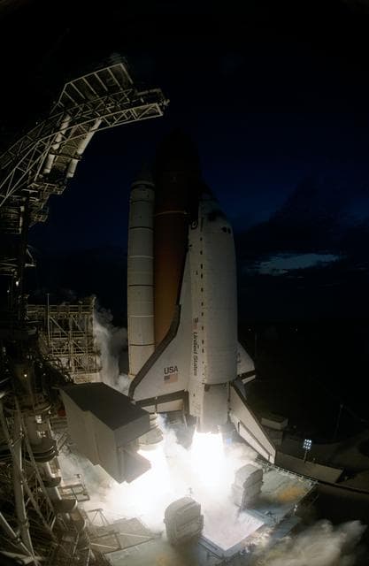 NASA image: STS-77 launch view