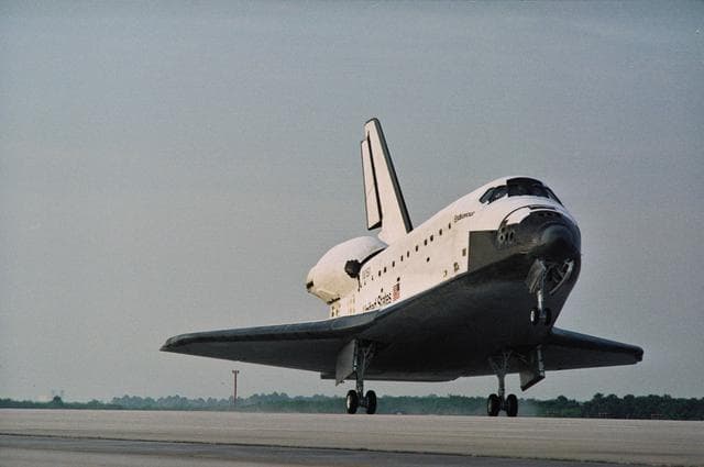 NASA image: STS-77 landing views