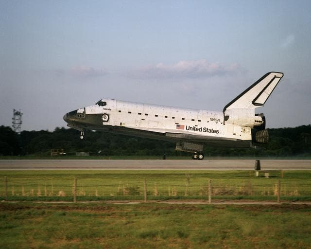 NASA image: STS-79 landing views