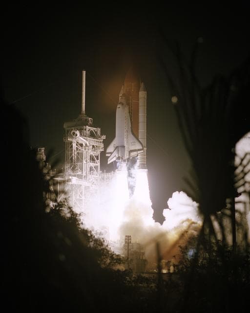 NASA image: STS-81 launch view
