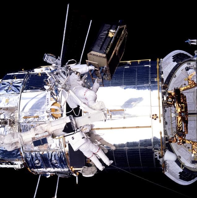 EVA 2 activity on Flight Day 5 to service the Hubble Space Telescope