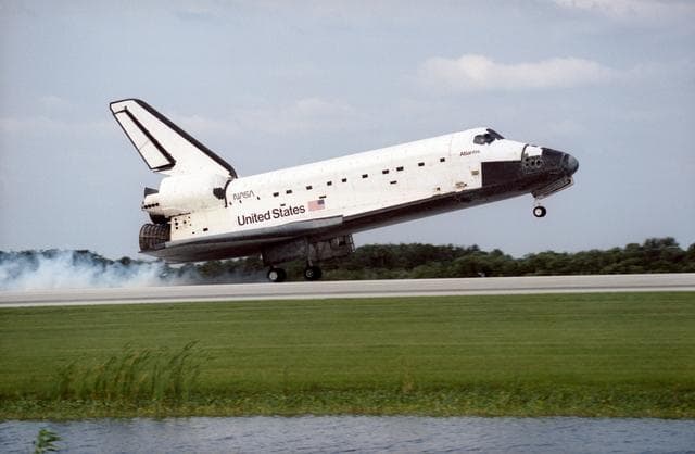 NASA image: STS-84 Atlantis OV-104 landing