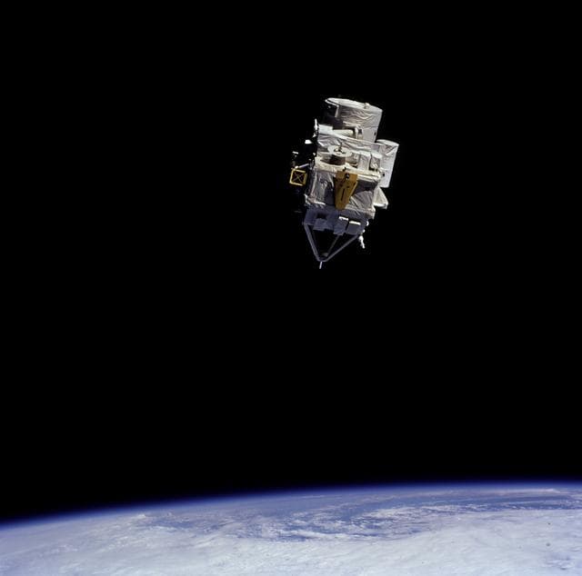 NASA image: CRISTA-SPAS, deploy and separation