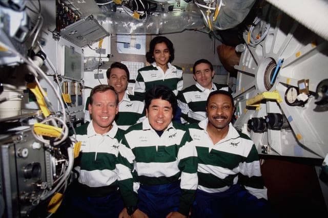 STS-87 onboard crew portraits
