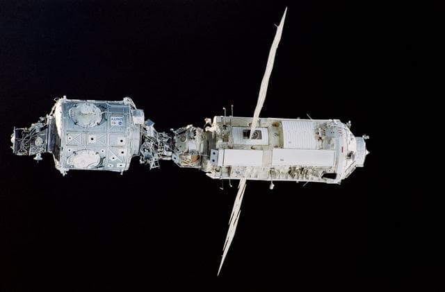 NASA image: Fly-around view between the Starboard and Zenith (+YA, -ZA) sides of the ISS