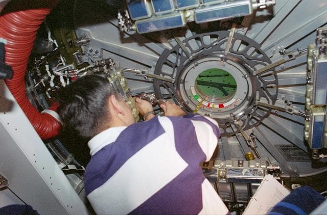 NASA image: Cabana closes the hatch leading to the ISS stack