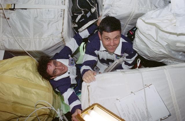 NASA image: Currie and Cabana on the Endeavour's middeck