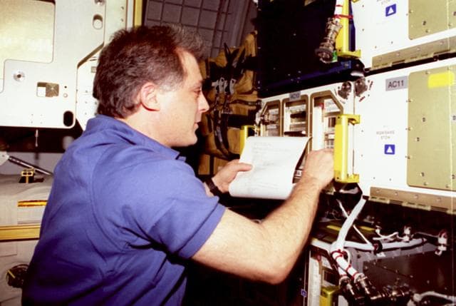 NASA image: Interior views of Spacehab during STS-89