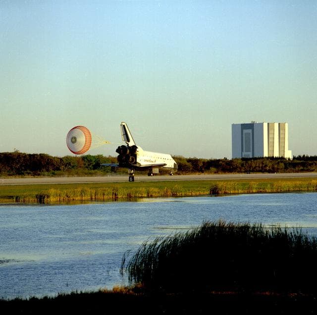 NASA image: STS-89 landing view