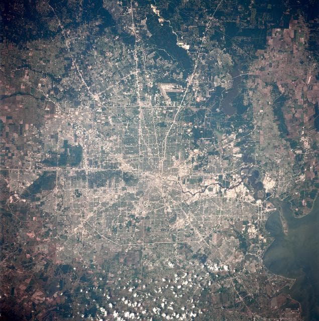 NASA image: Earth observations taken from orbiter Discovery during STS-91 mission