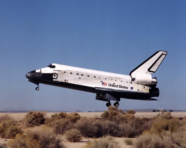 NASA image: Landing views of STS-92 at Edwards Air Force Base