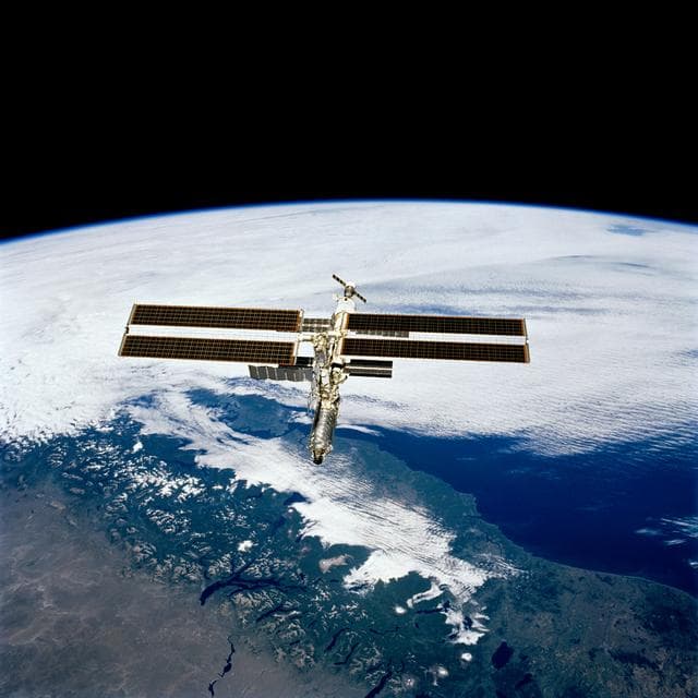 NASA image: sts098-713a-019